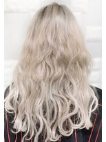 シェルティ フィエル(Shelltie Fiel)&nbsp;ホワイト根元グラデ☆★☆プルエクステ【ダイヤモンド】80本