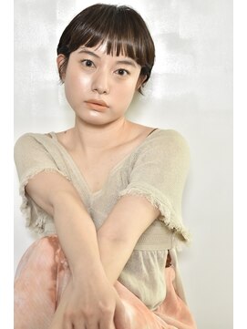 ヒアカアヴェダ 天神VIORO (Heaka AVEDA) オン眉ショートヘア【20代/30代/髪質改善】