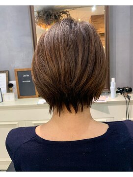 スイート ヘアデザイン(Suite HAIR DESIGN) 全世代★大人かわいい前髪長めマニッシュ丸みショートボブ