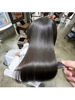 サロンドミルク 原宿(salon de MiLK) 汗をかく夏こそ美髪矯正でサラサラにしよう