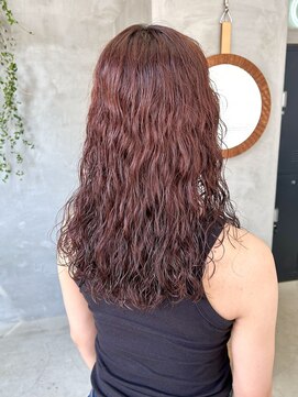 テトヘアー(teto hair) レッドピンク　暖色　ミディアムパーマ