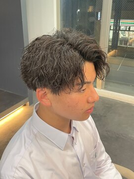 バース バイ ハピネス(BIRTH by happiness) men'sツイストスパイラルパーマ　アップバング