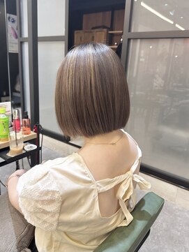 トリニティ 本厚木(trinity) 白髪ぼかしハイライト愛されボブ