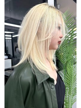 ランズ(LANDS) ホワイトブロンドへア レイヤーカット【韓国 大阪 梅田】