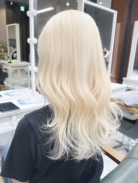 デイズ(days) お人形さんみたいな綺麗なブロンドヘア ケアブリーチロングヘア