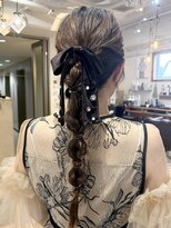ヘアワン(HAIR One)&nbsp;編みおろしヘア×ベルベットリボン