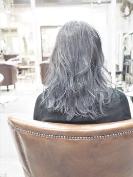 コニ(Coni) ♪Coni♪ダークグレージュグラデ―ション