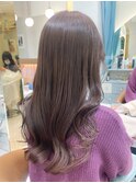 ブリーチなしのミルクティーベージュのフェミニンヘア