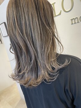 ラビスモア(Lovis moa) 魅力倍増カール/セミディ/シアーカラー/ダークアッシュ/姫カット