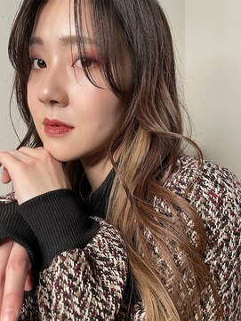 メイカ(MEIKA) ”艶ブラウン×インナーカラー”　なかもと はな