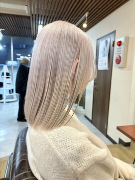 ブリッツ レボ(BLITZ-REVO) あやか流！ミディアム×ホワイトベージュ