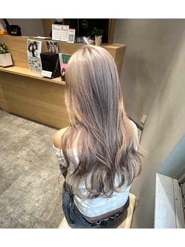 アヴァンス 京橋店(AVANCE) 一度は憧れるホワイト系カラー