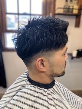 ジールアンドニコ(Zeal & nico.) フェードカット　アイロンコテパーマ