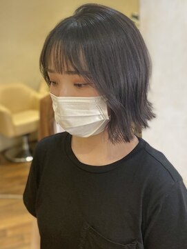 ハーフアンドハーフ(HALF and HALF) 切りっぱなしボブ