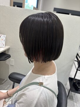 美ららジャパン(JAPAN) パツっとボブ イヤリングレッドカラー