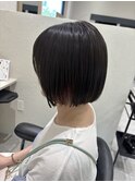 パツっとボブ イヤリングレッドカラー