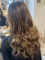 ラビスモア(Lovis moa)&nbsp;上尾/ダブルカラー/ブリーチ無し/白髪ぼかし/韓国