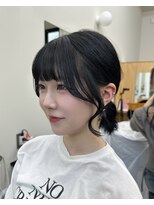 メラク(Merak) 大人可愛い黒髪レイヤー×小顔見えロング【20～40代】