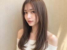 シー 岡崎(,SHE)