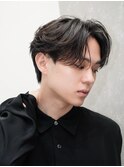 毛流れヘア金髪ナチュラルセンターパートツーブロック