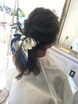 マーキュリー(Mercury) スカーフアレンジヘア