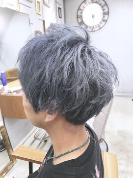 ファミーユ(famille) くすみブルー・テクノホワイトブルージュのサイドパートショート