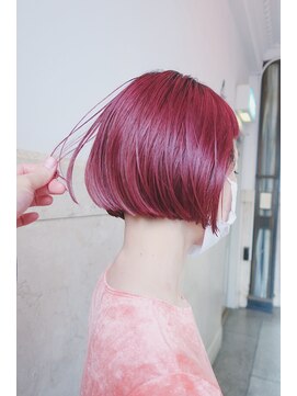 リュト(Lute) レッドバイオレットのミニボブ