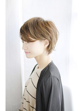 フォーハウス プラスエヌ(FOURHAUS +n) 20代30代40代　上質大人ショート【草津】