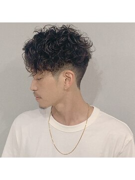 ハク(haku.) 前下がりVマッシュ　ソフトツイスト