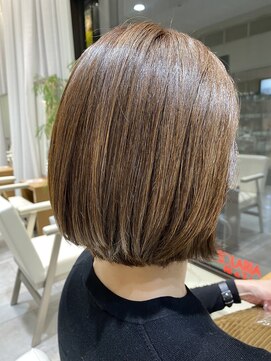 ヒアカアヴェダ 天神VIORO (Heaka AVEDA) ボブ【３０代/４０代/ハイライト/艶カラー】Ｄ