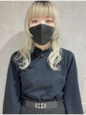 ホワイトベージュジェンダーレスロングウルフ