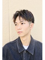 スリーアン(THREE ann.)&nbsp;スーツ短髪ツーブロック束感モテる黒髪シークレットパーマ流行