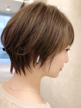 カミノア 銀座店(CAMINOIA) ひし形シルエットのショートマッシュ　 ミルクティーブラウン
