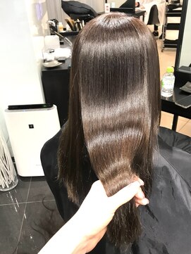 ラブクロムトーキョー オモテサンドウ(LOVECHROME OMOTESANDO) LOVECHROME☆極潤トリートメント☆大人かわいいカーキグレージュ