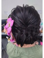 ビスポーク(BESPOKE)&nbsp;20代成人式卒業式向け♪ナチュラルカラー編み込みアレンジヘア