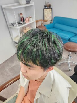 ヘアーワークス ジジ(HAIR works JIJI) グリーンのハイライト