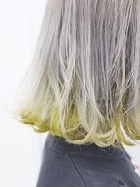 salon de MiLK 札幌大通店【サロン ド ミルク】 *ホワイトシルバーの毛先に黄色を入れました