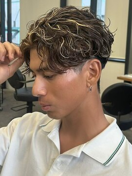 エルマーク 松山(L-MARK) ハイライト/ツイストパーマ/短髪/ツーブロック/men's