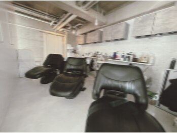 ネフ(NeF)の写真/【仙台駅5分】本と音楽のある空間。極上ヘッドスパ、世代を問わず雰囲気のあるメンズスタイルに定評☆