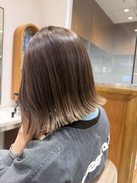 ピークアブー アヴェダ ギンザシックス(PEEK-A-BOO AVEDA GINZASIX) 切りっぱなしボブ/グラデーションカラー/ベージュカラー