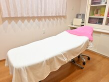 ヘアファクトリーヨシノの雰囲気（周りが気にならない個室完備◎）