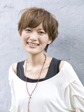 カサネ(kasane) 軽さのあるショートボブ