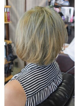 オーバーキャプテンネイキッド(OVER CAPTAIN NAKED) 骨格補正＊イエローアッシュエッジーボブ