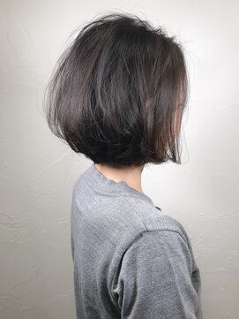 ウィロー(WILLOW) 【WILLOW】丸みのあるシンプルなボブ（井下貴史）