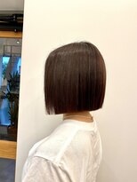 リリアーナ(LILIANA)&nbsp;【LILIANA】白Tに映えるミニボブ＋チェリーブラウン