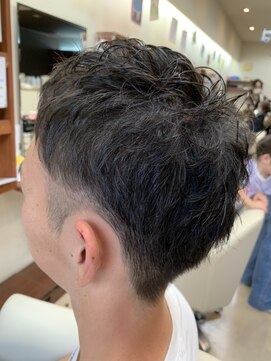 アレイズ ツクダ(ArayZ Tsukuda) メンズパーマ