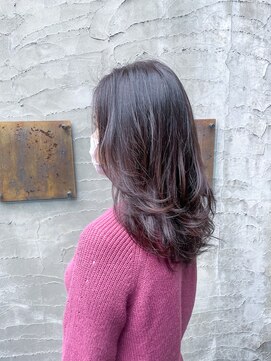 ユーアールキャッスル(UR CASTLE) セミロングレイヤースタイル