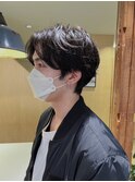 30代男性のリピート率が高いセンターパート×パーマ