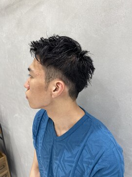 ウシワカマルエムティードット 富士宮店(USHIWAKAMARU MT.) ベリーショートアップバング