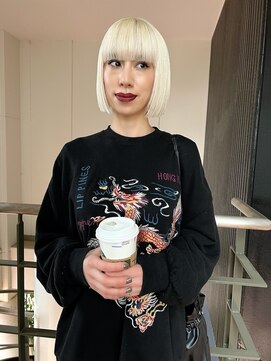 エイチ(H) ホワイトボブ